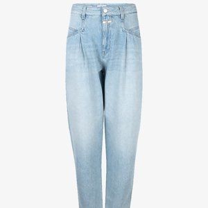 Closed Pearl Jean, organic cotton, light blue wash with distressing